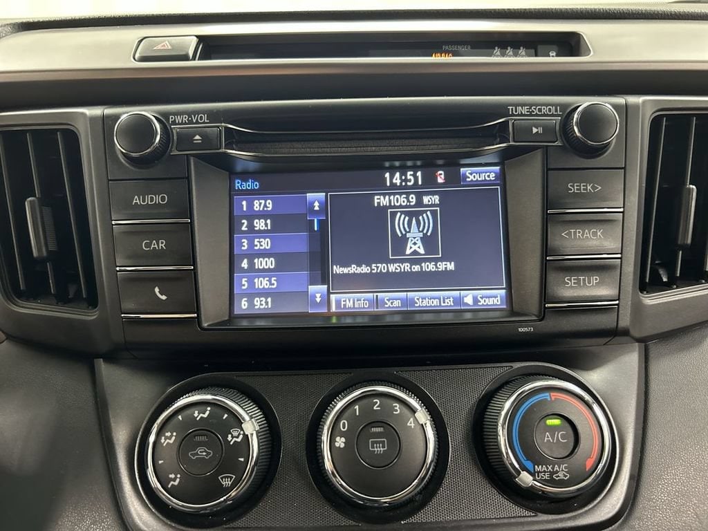 2017 Toyota RAV4 LE - Photo 14