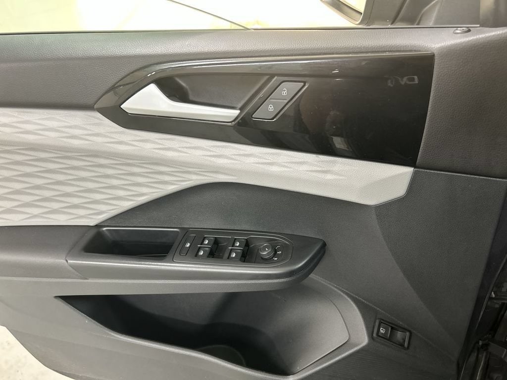 2023 Volkswagen Taos S - Photo 10
