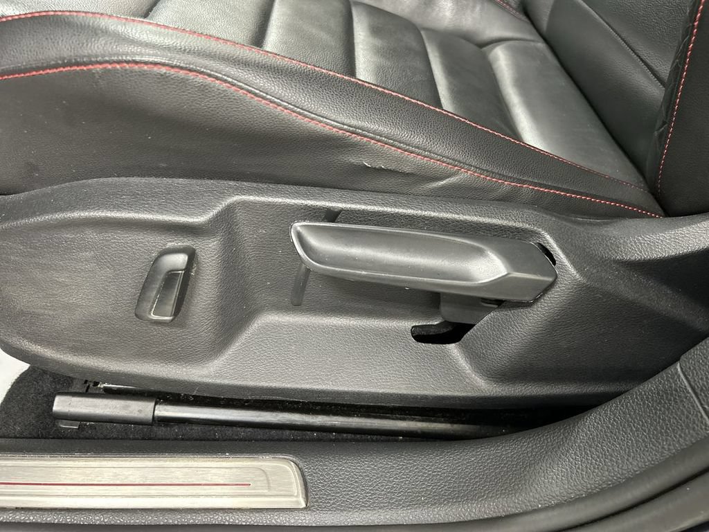 2021 Volkswagen Golf GTI SE - Photo 10