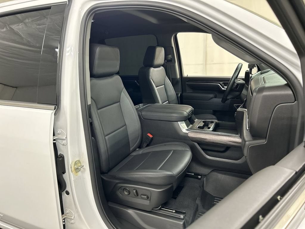 2025 Chevrolet Silverado 2500HD LTZ - Photo 22