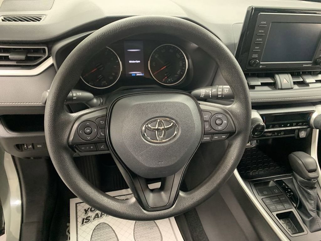 2020 Toyota RAV4 XLE - Photo 12