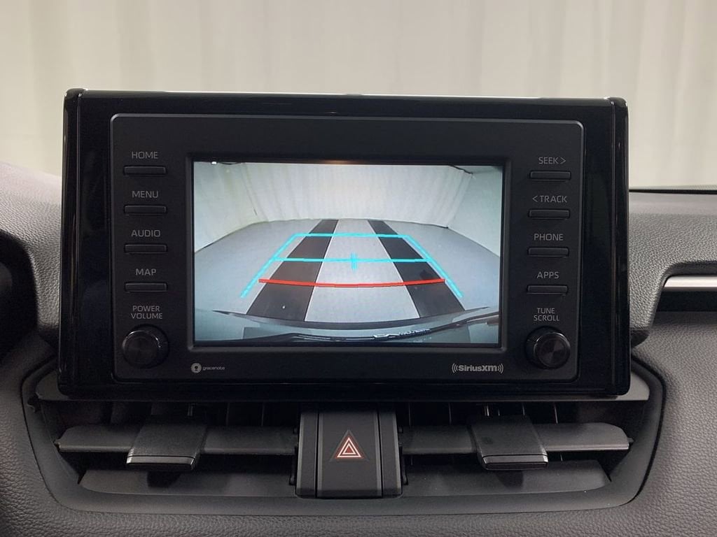 2020 Toyota RAV4 XLE - Photo 15