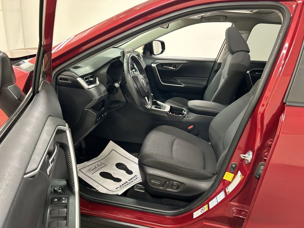 2019 Toyota RAV4 XLE - Photo 9
