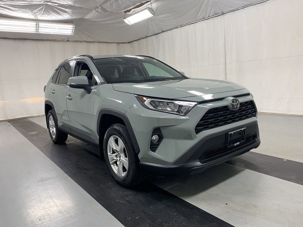 2020 Toyota RAV4 XLE - Photo 6