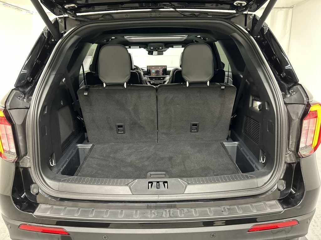 2025 Ford Explorer ST - Photo 23