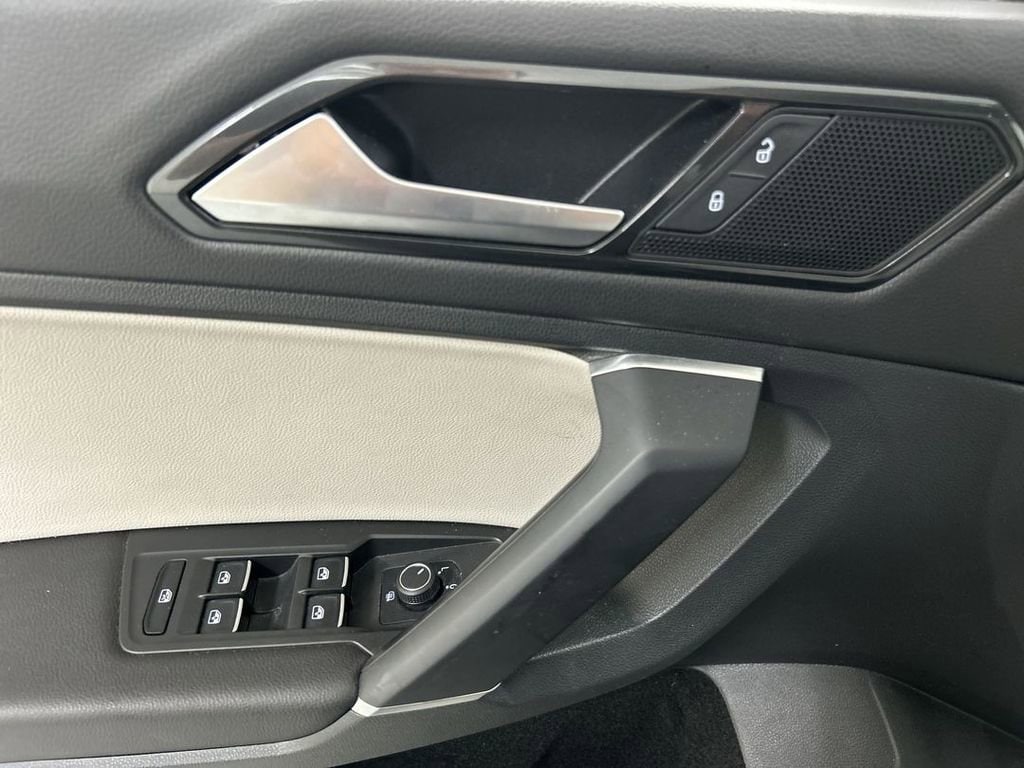 2018 Volkswagen Tiguan SE - Photo 11