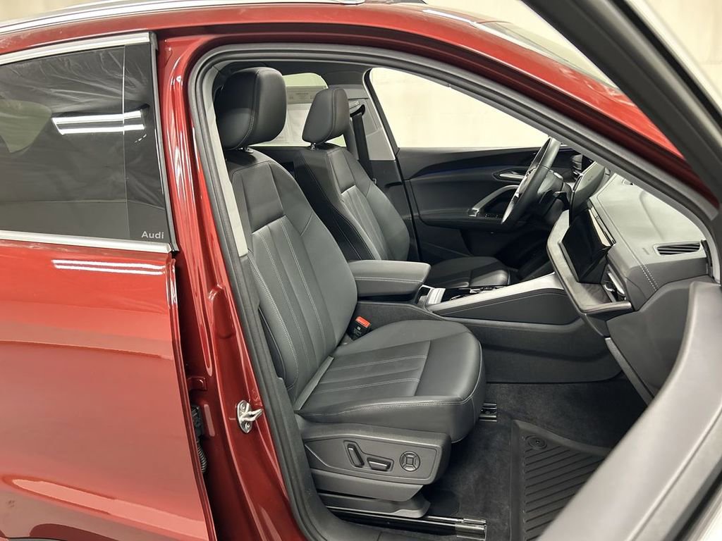 2025 Audi New Q5 Premium Plus - Photo 25