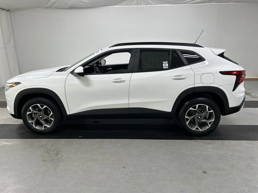 2024 Chevrolet Trax LT - Photo 6