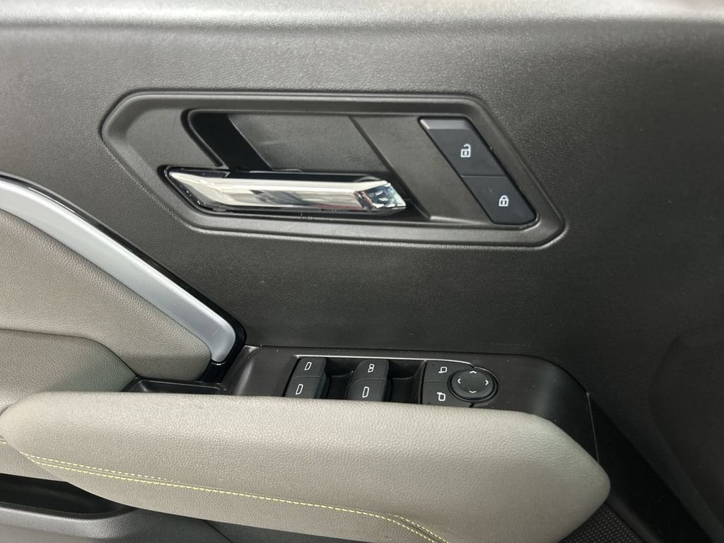 2024 Chevrolet Colorado ZR2 - Photo 11