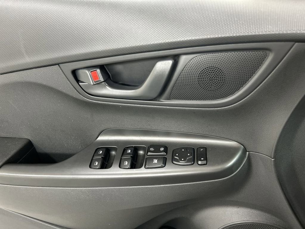 2023 Hyundai Kona SEL - Photo 11