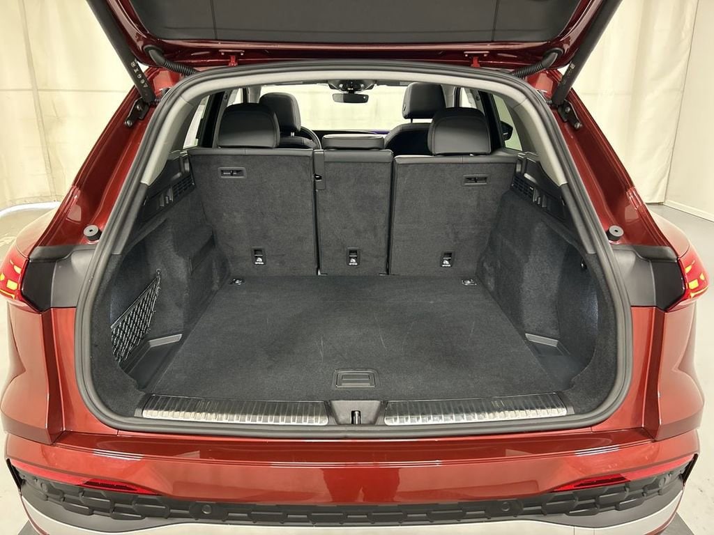 2025 Audi New Q5 Premium Plus - Photo 24