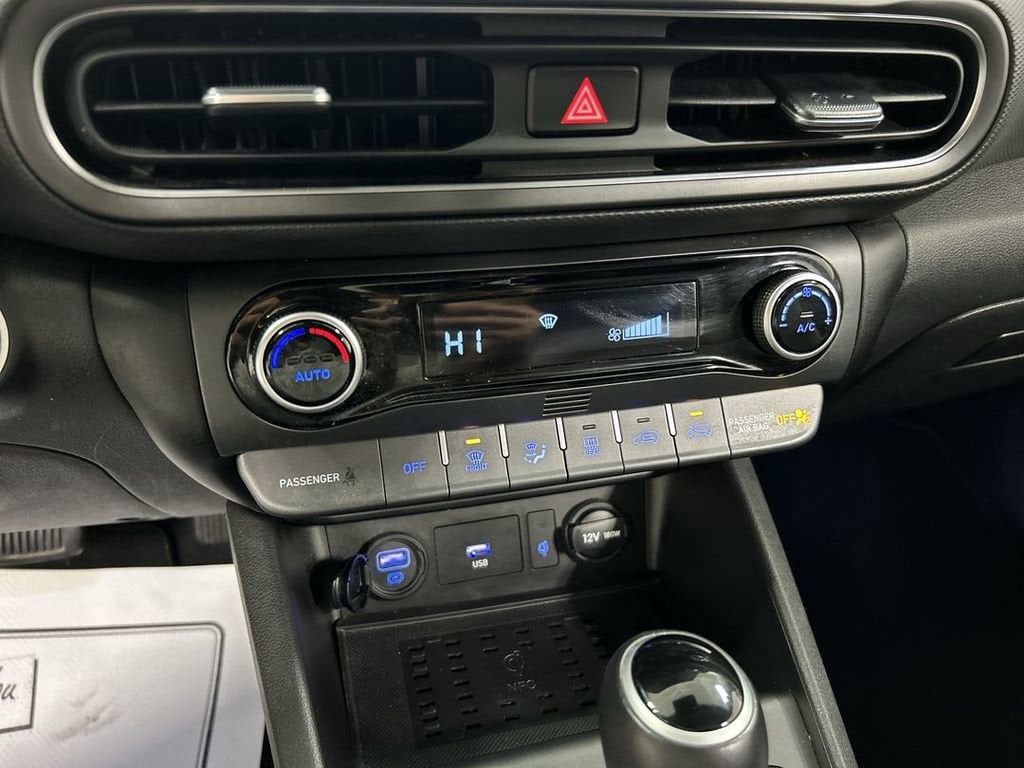2023 Hyundai Kona Limited - Photo 17