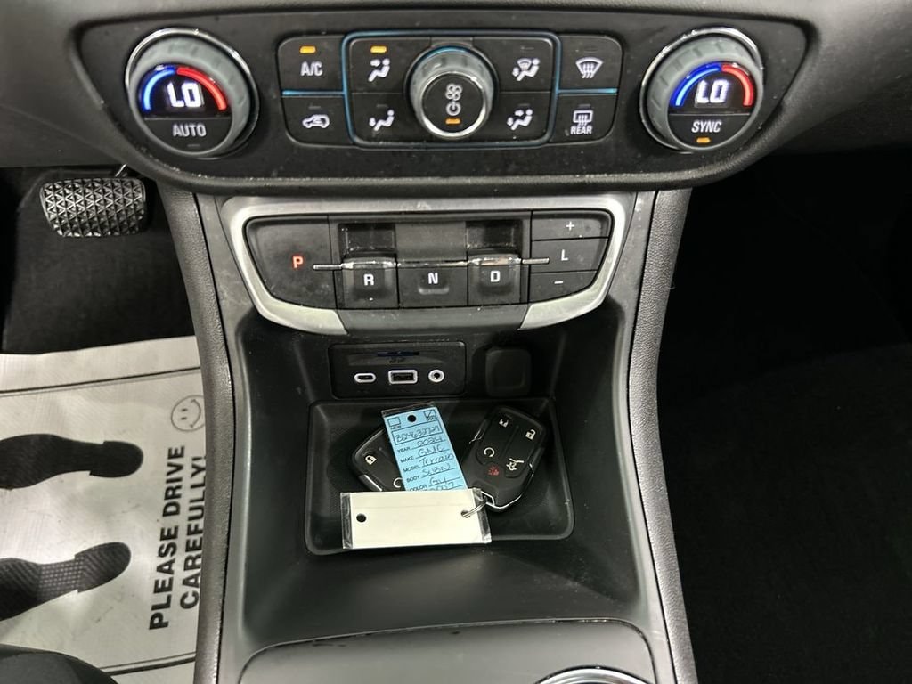 2024 GMC Terrain SLT - Photo 17