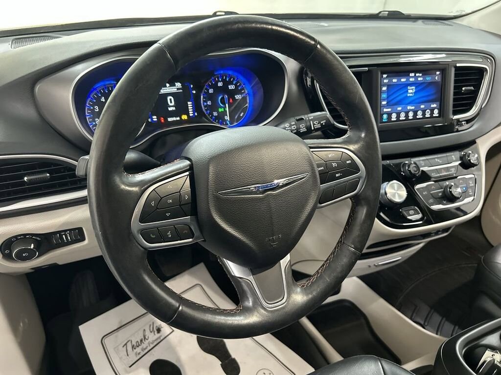 Used 2020 Chrysler Pacifica Touring L Minivan