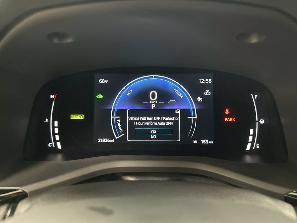 2025 Toyota Camry SE - Photo 13