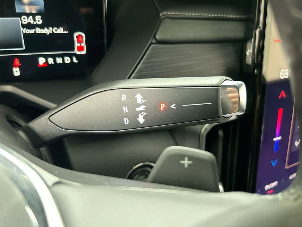 2025 GMC Acadia Elevation - Photo 17