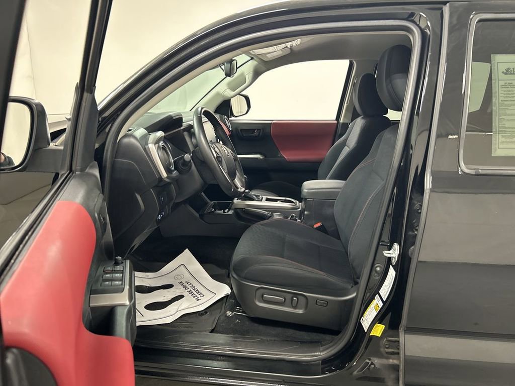 2023 Toyota Tacoma SR5 - Photo 9