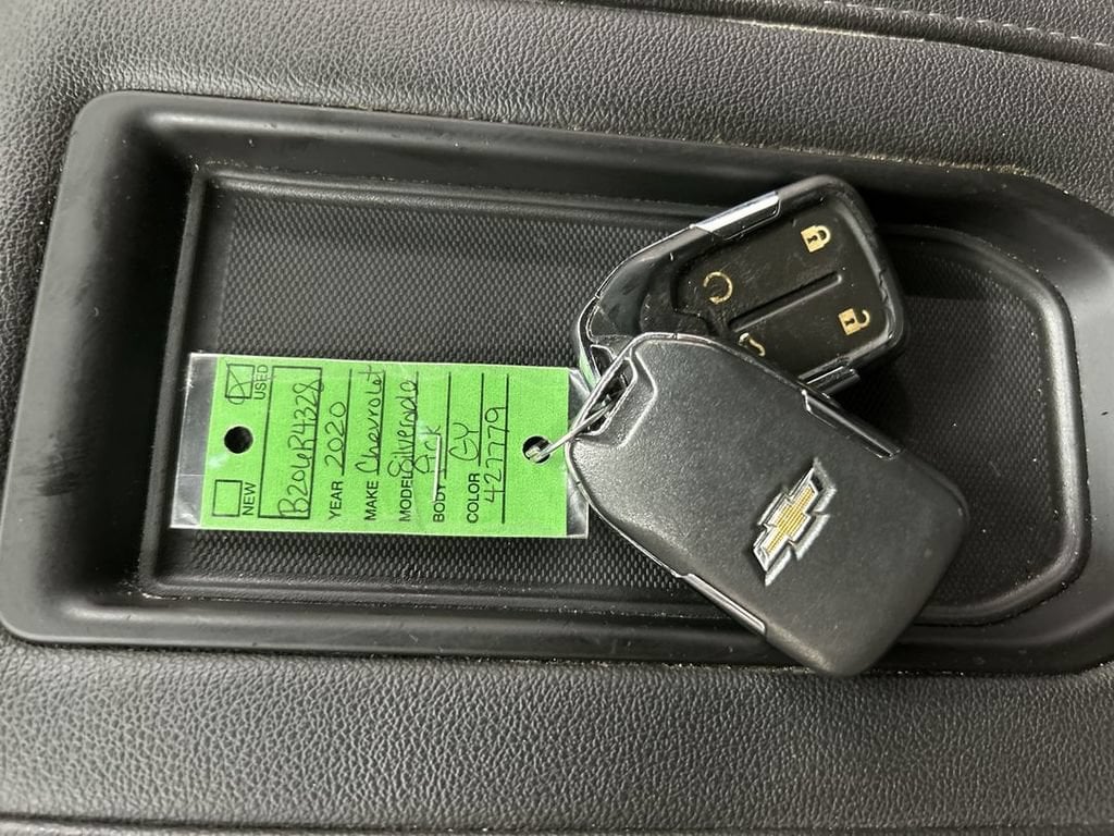 2020 Chevrolet Silverado 1500 RST - Photo 12