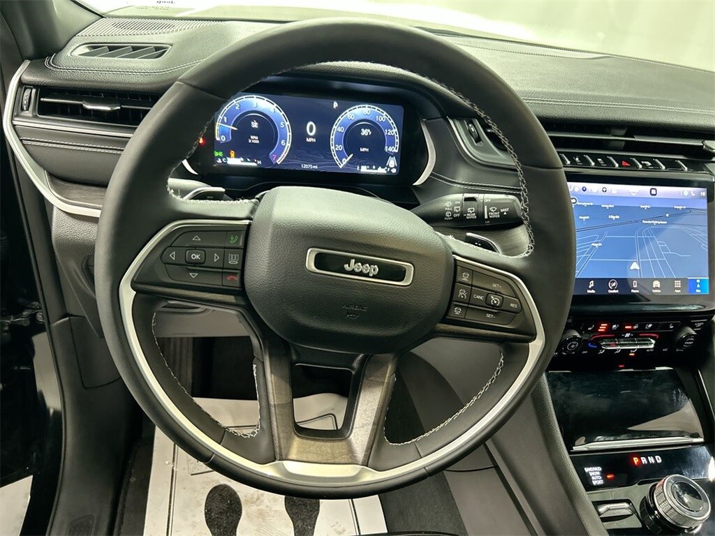 Used 2024 Jeep Grand Cherokee Limited SUV