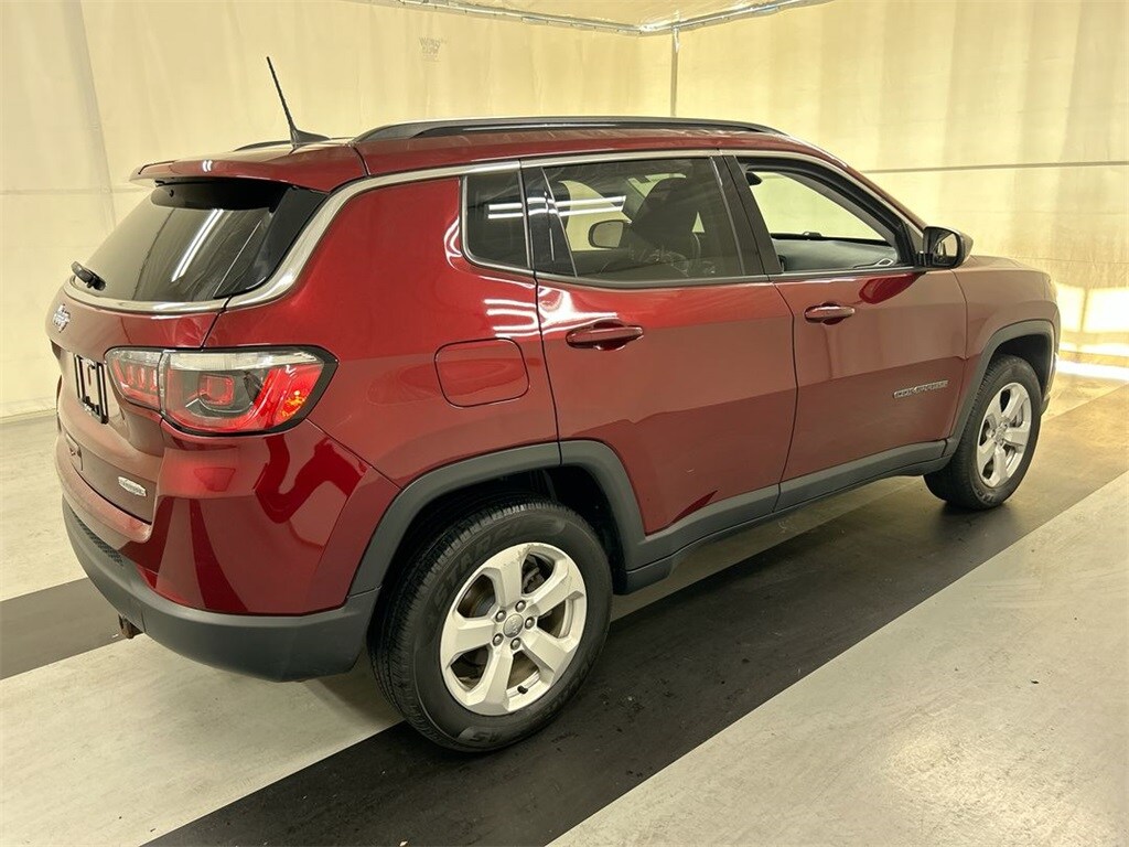 2021 Jeep Compass Latitude photo 2