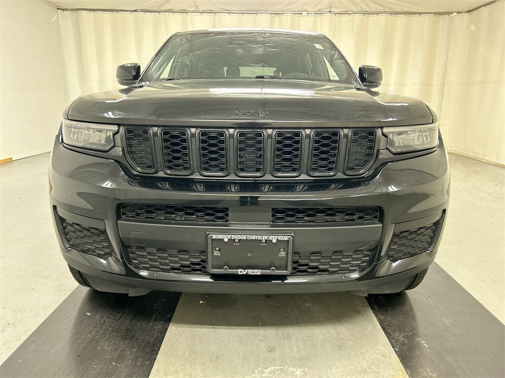 2023 Jeep Grand Cherokee Altitude photo 3