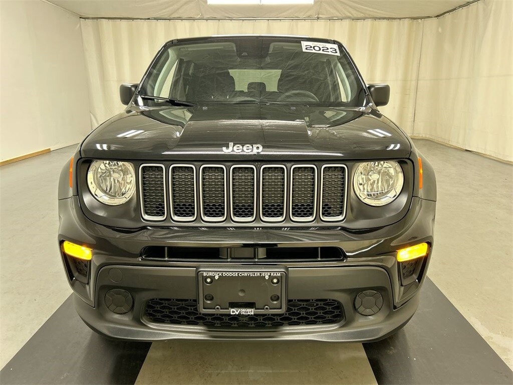 2023 Jeep Renegade Latitude Upland photo 3