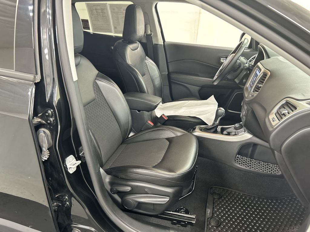 2020 Jeep Compass Latitude - Photo 23