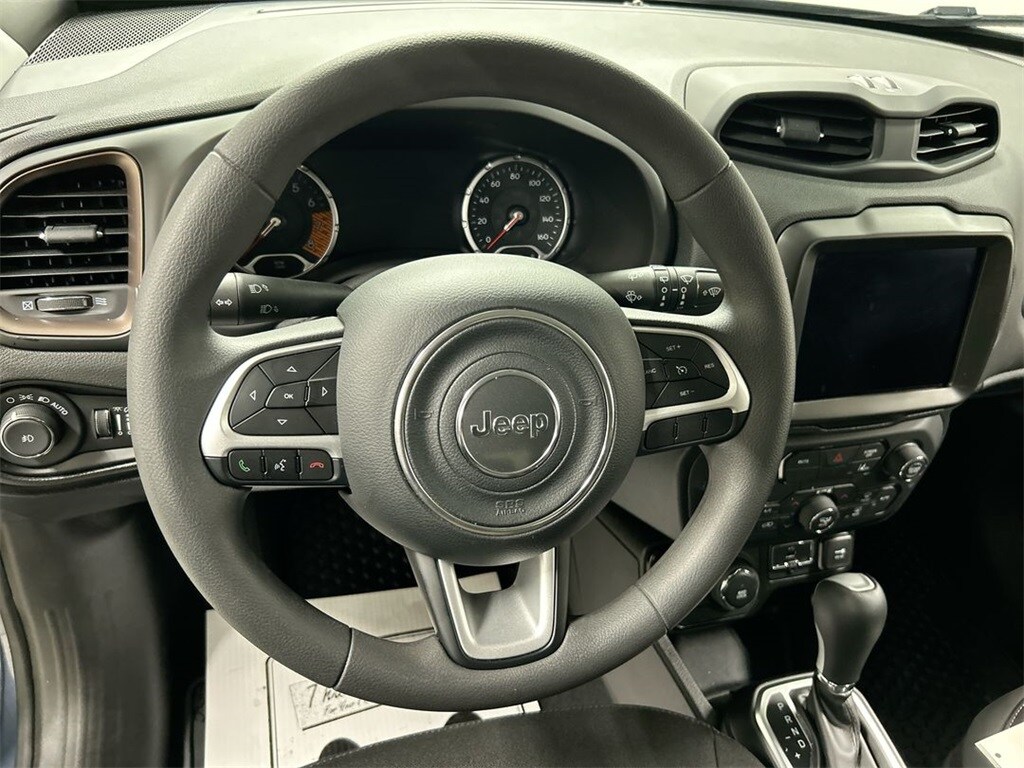 2023 Jeep Renegade Latitude Upland photo 3