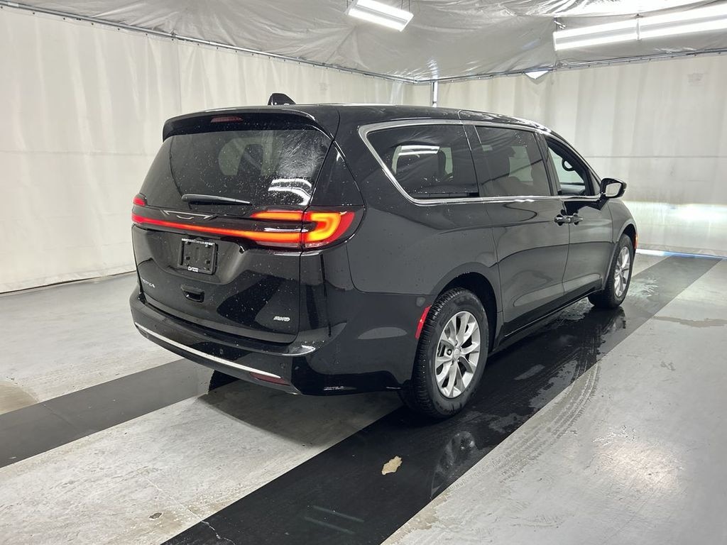 New 2027 Chrysler Pacifica SELECT AWD Passenger Van