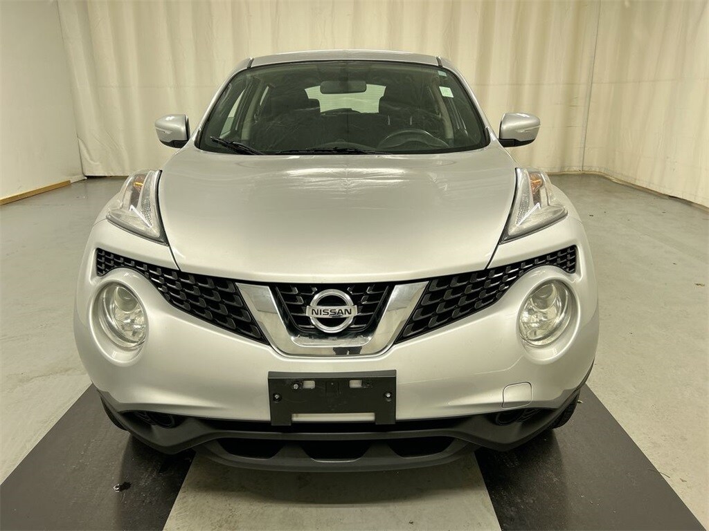 2015 Nissan Juke S photo 2
