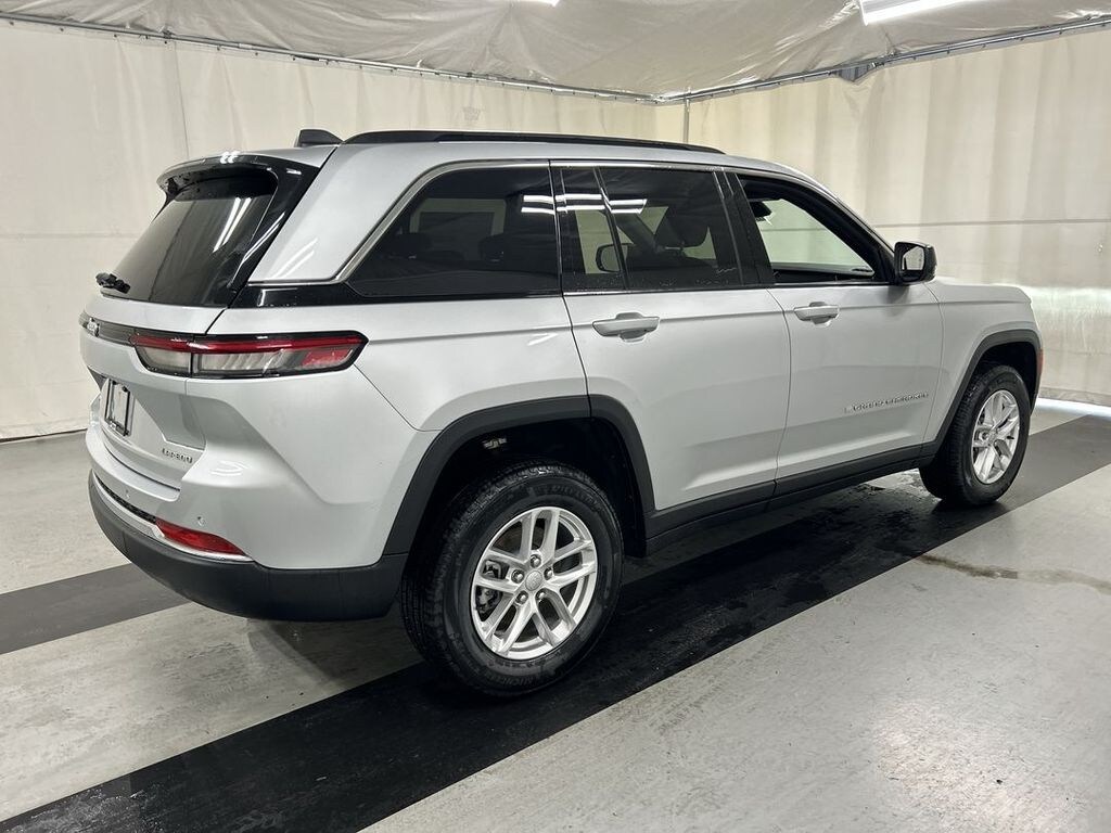 New 2026 Jeep Grand Cherokee LAREDO 4X4 Sport Utility