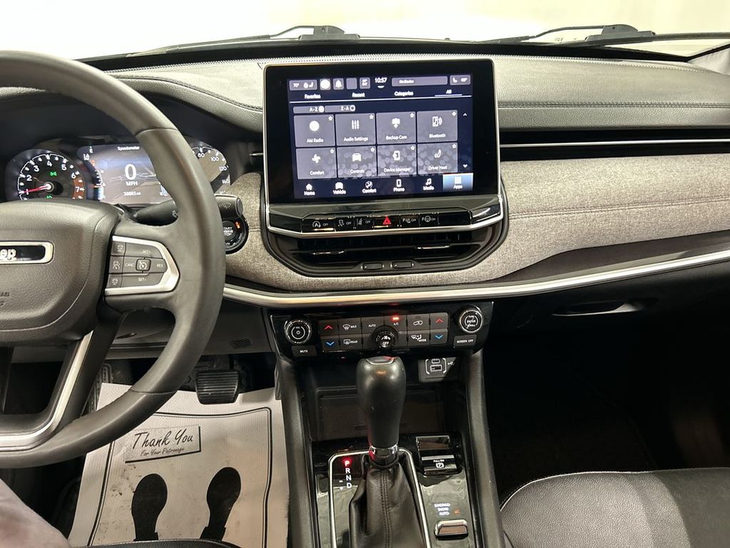 2023 Jeep Compass Latitude Lux - Photo 18