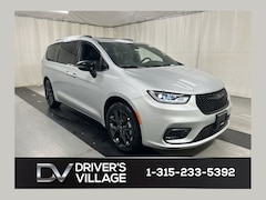 2026 Chrysler Pacifica LIMITED AWD Passenger Van