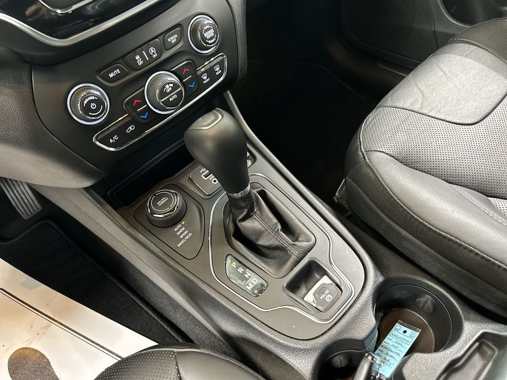2020 Jeep Cherokee High Altitude - Photo 18