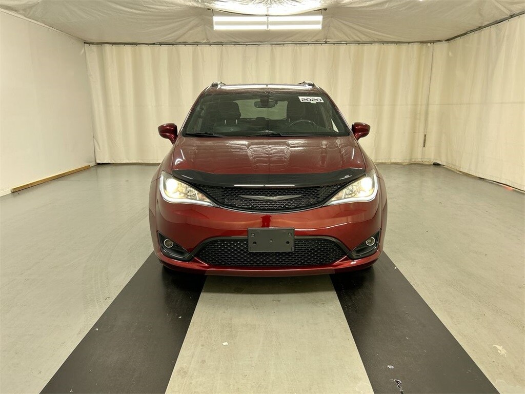 2020 Chrysler Pacifica Touring Plus photo 3