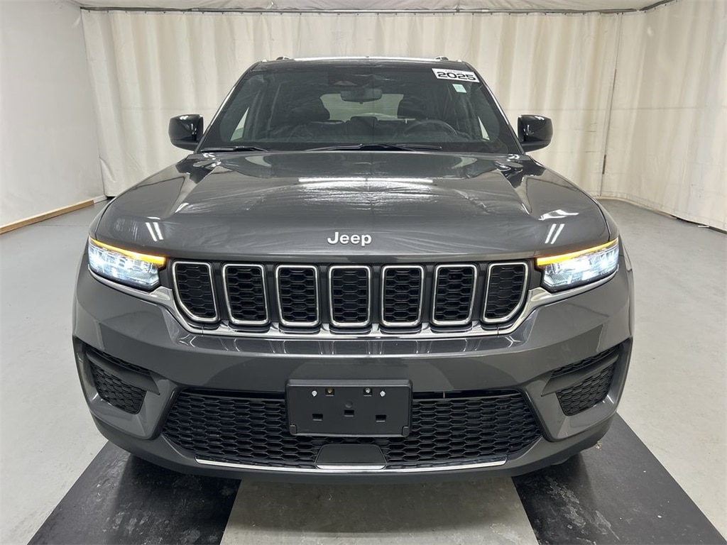 Used 2025 Jeep Grand Cherokee Laredo SUV