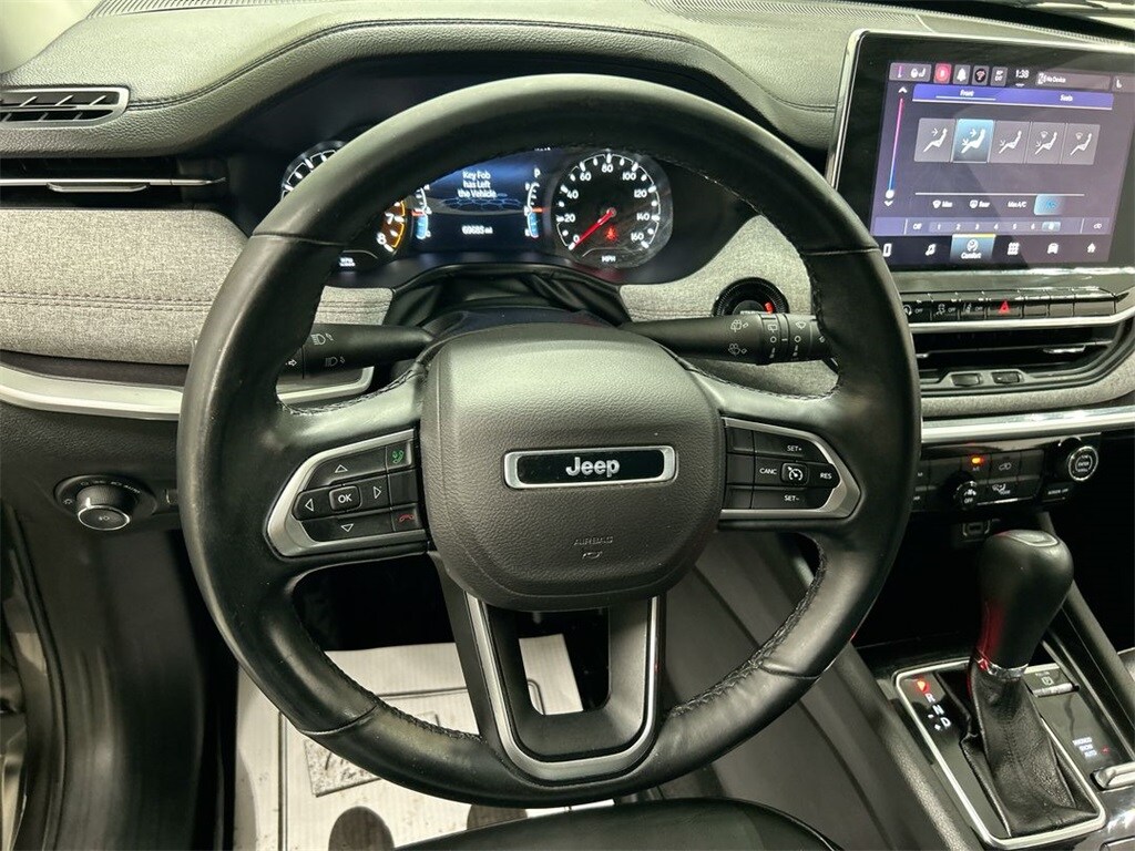 2022 Jeep Compass Latitude Lux photo 4