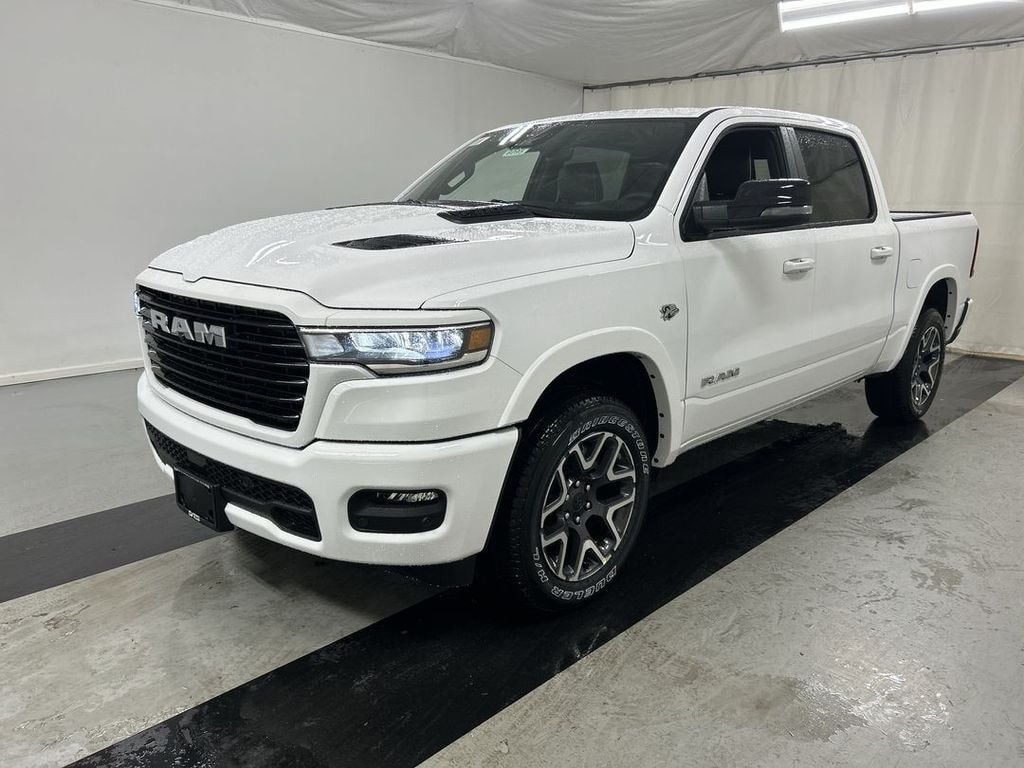 New 2026 Ram 1500 LARAMIE CREW CAB 4X4 5'7 BOX Pickup