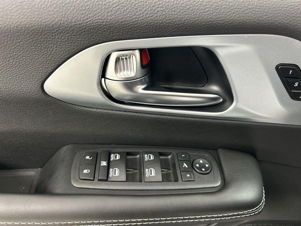 2026 Chrysler Pacifica Limited - Photo 14