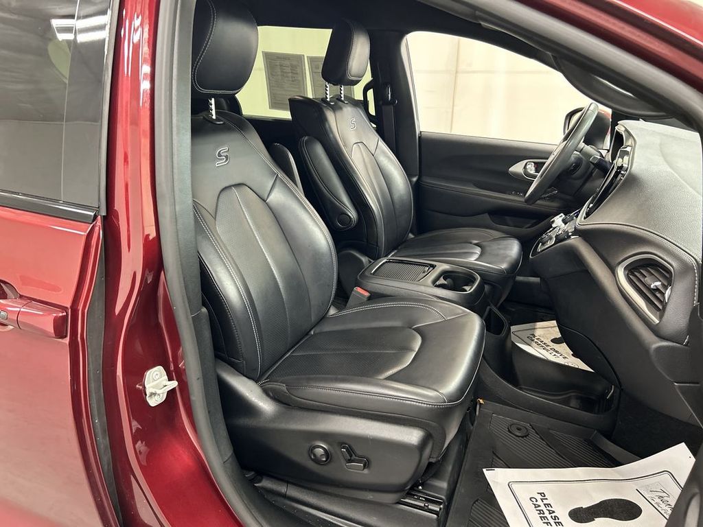 2023 Chrysler Pacifica Touring L - Photo 24