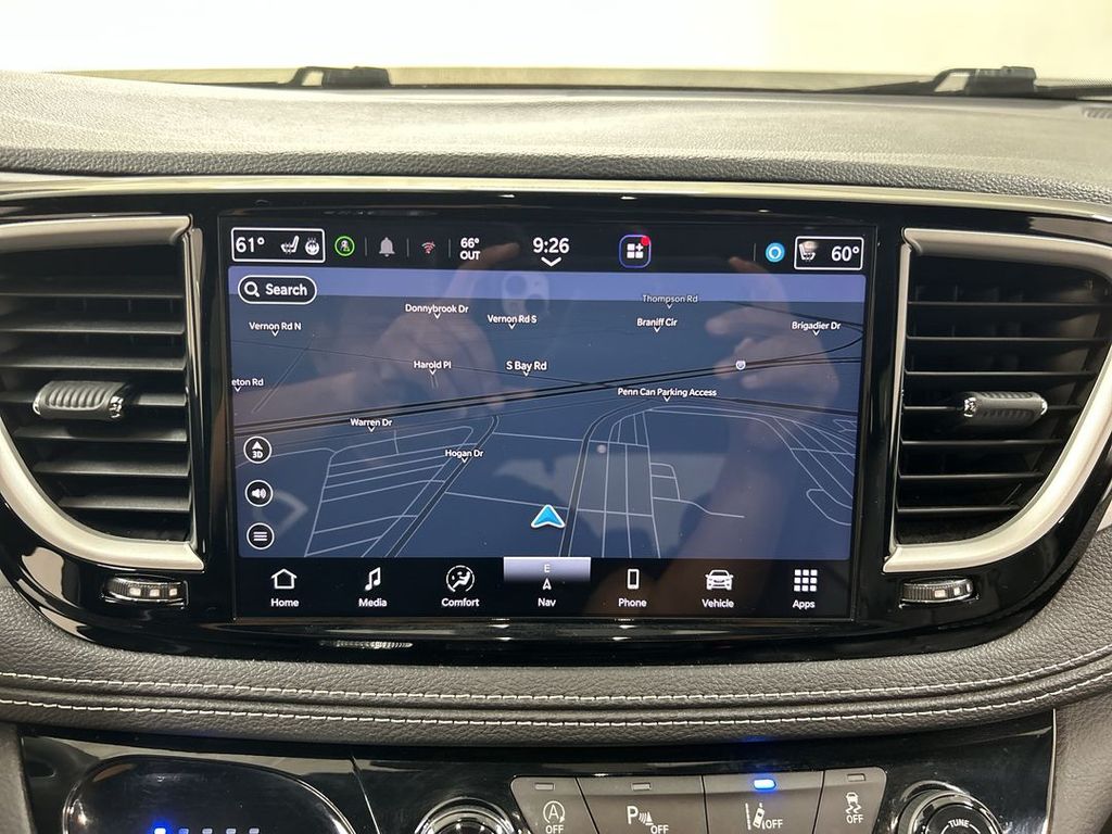 2023 Chrysler Pacifica Touring L - Photo 16