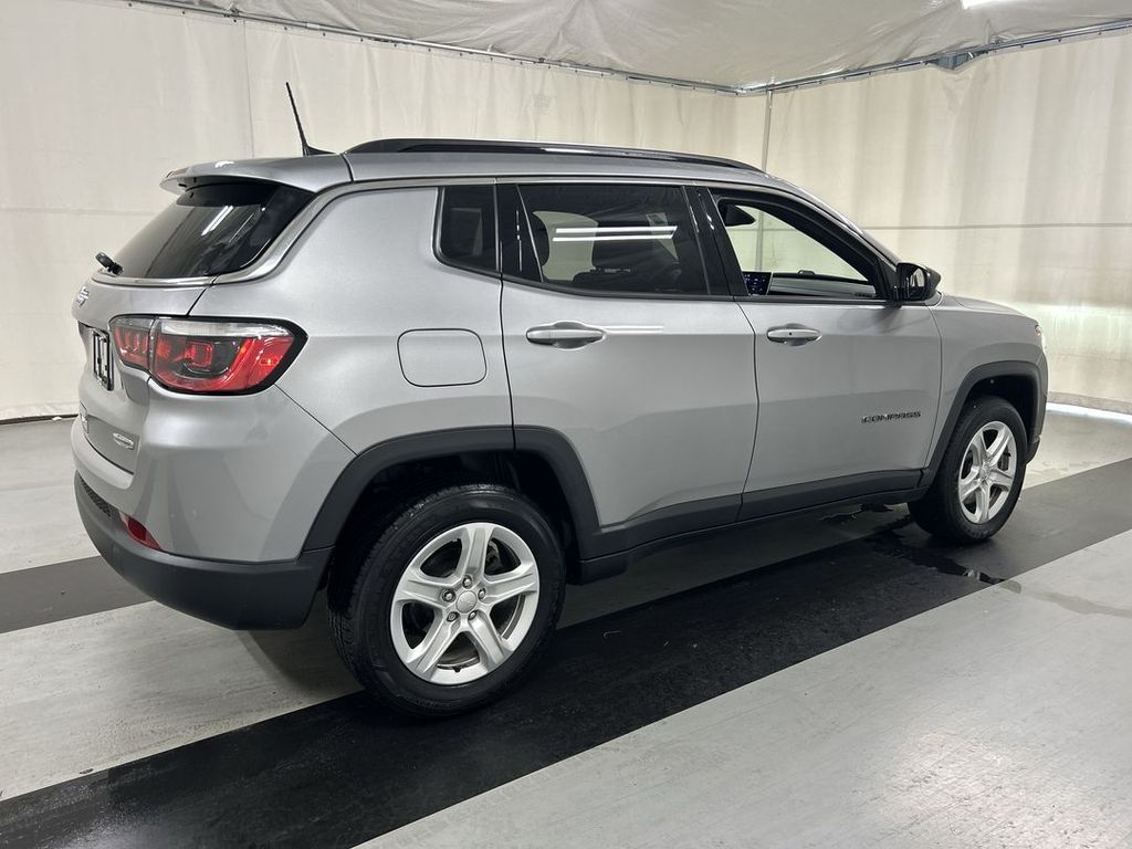 2023 Jeep Compass Latitude - Photo 2