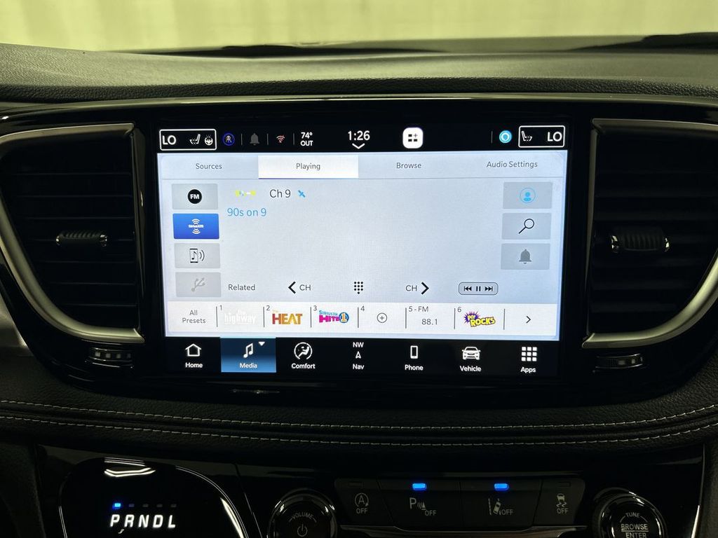 2026 Chrysler Pacifica Limited - Photo 16