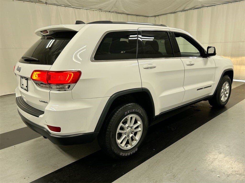 2019 Jeep Grand Cherokee Laredo E photo 2