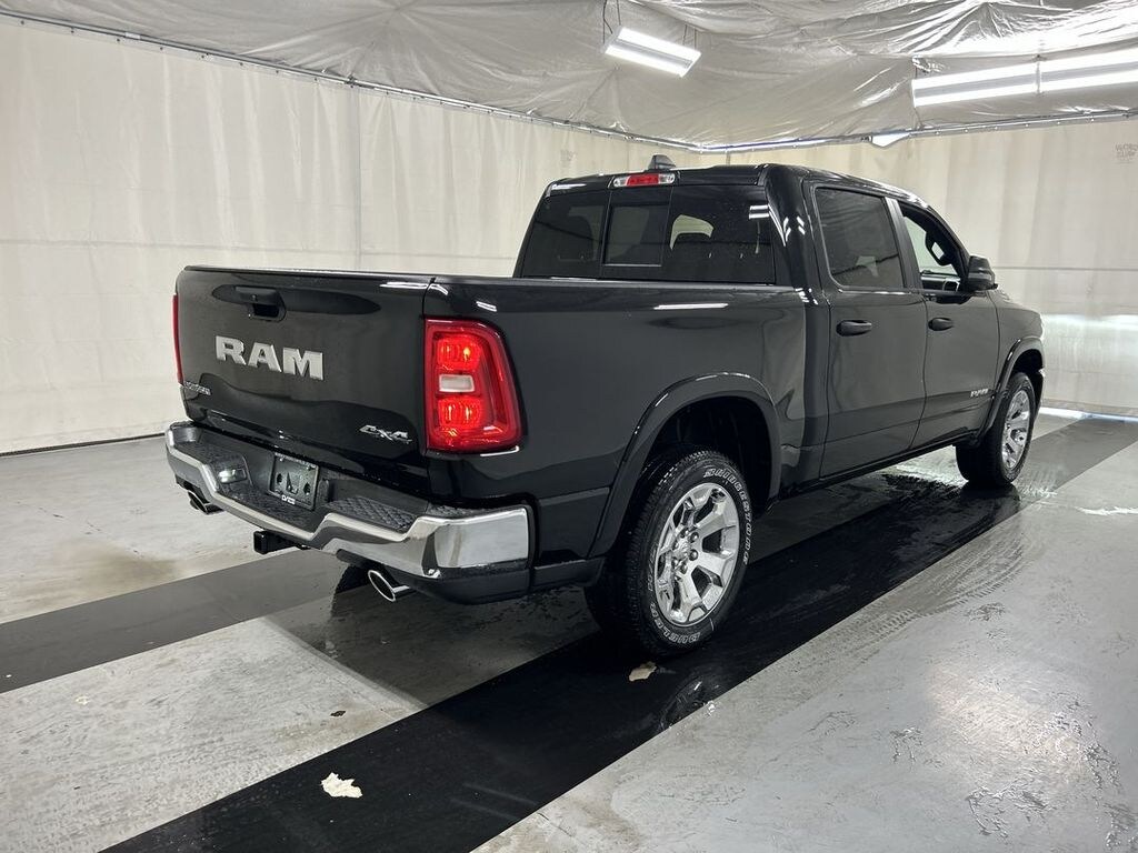 New 2026 Ram 1500 BIG HORN CREW CAB 4X4 5'7 BOX Pickup