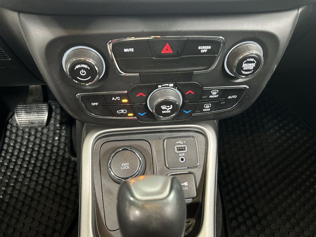 2020 Jeep Compass Latitude - Photo 17