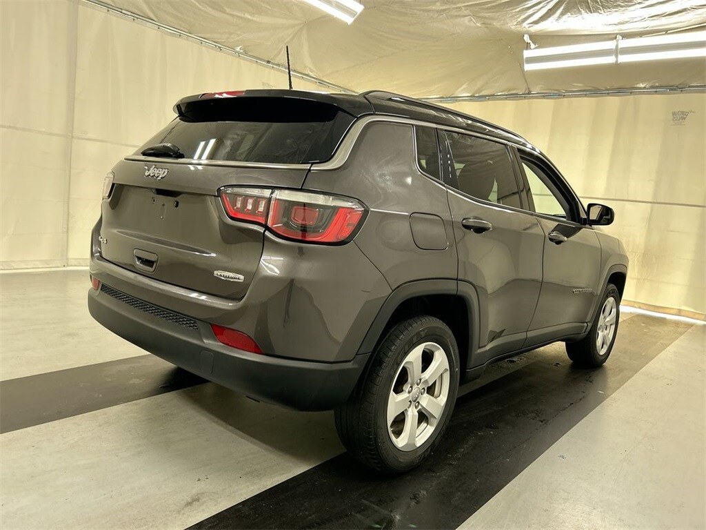 2019 Jeep Compass Latitude photo 2