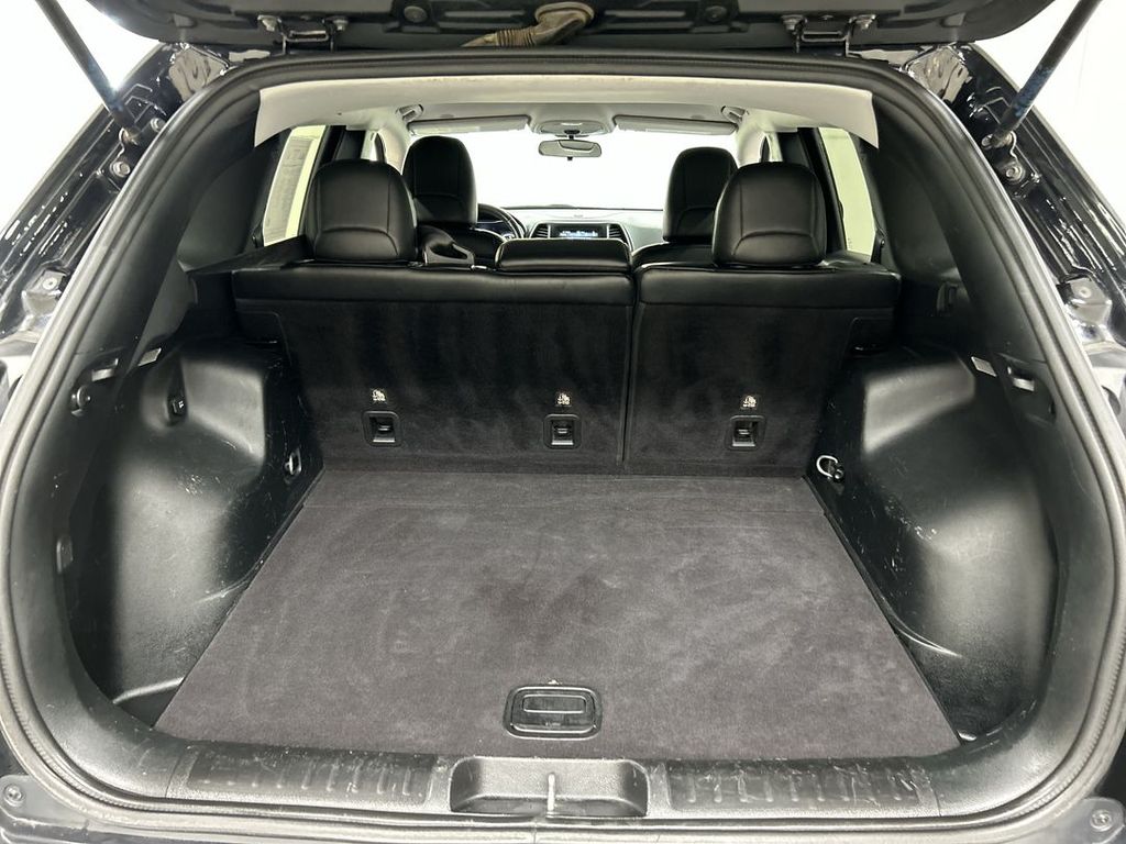 2019 Jeep Cherokee Latitude Plus - Photo 21