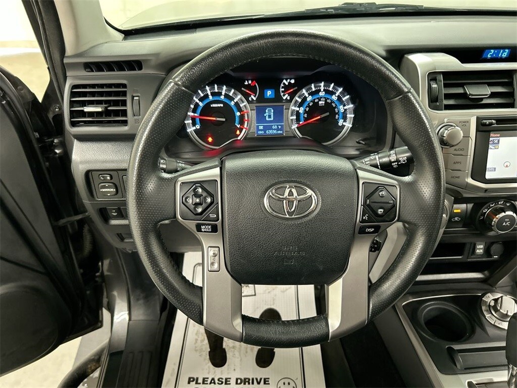 2019 Toyota 4Runner SR5 photo 4