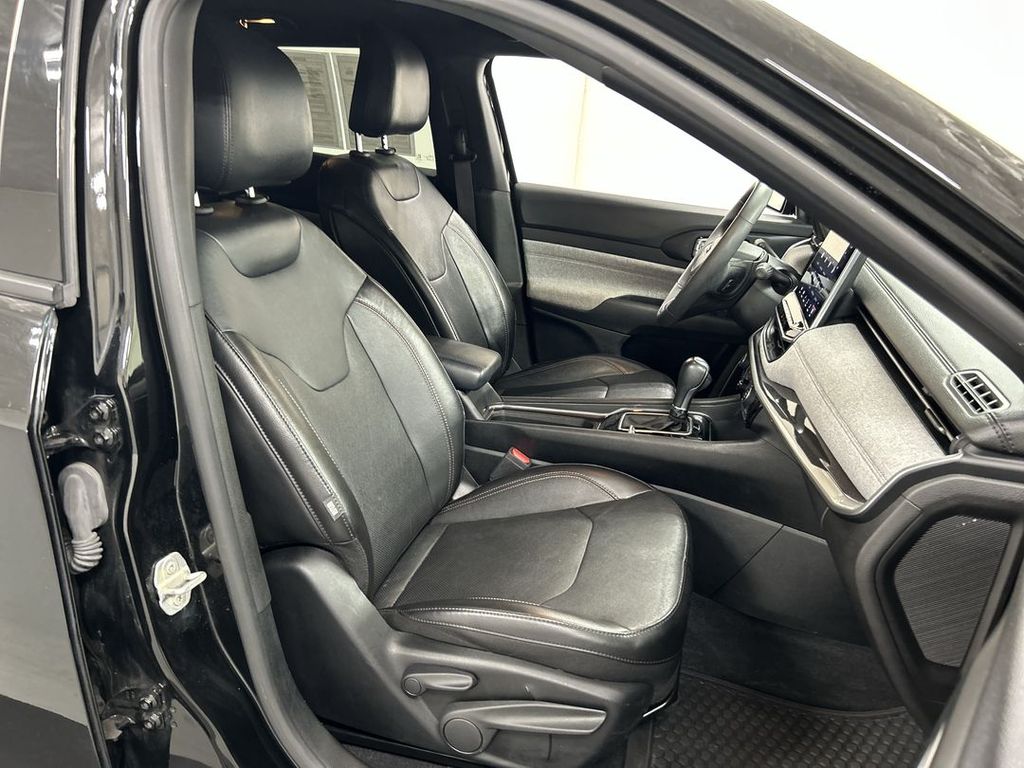 2023 Jeep Compass Latitude Lux - Photo 22